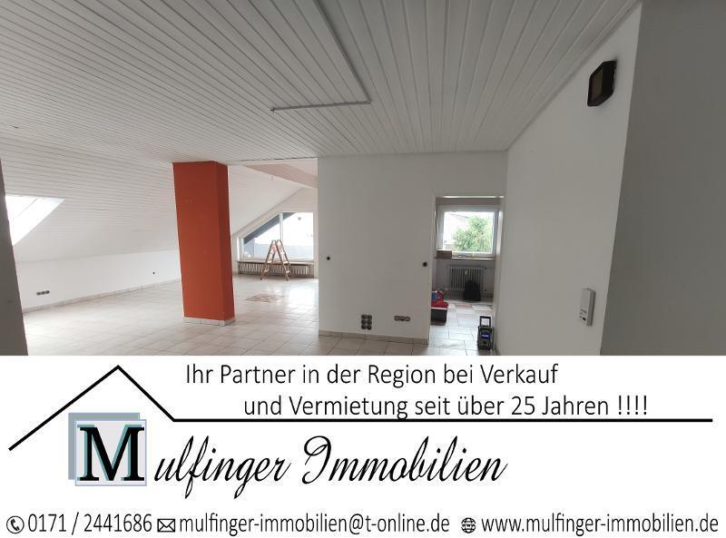 3- Zi. DG Wohnung mit 2 Balkonen und Garage