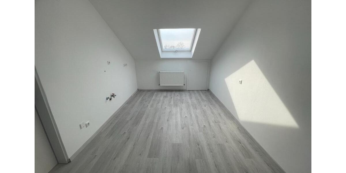Dachgeschoßwohnung Weiden in der Oberpfalz - 3 Zimmer, 70 m&sup2;, 610&euro; | Angebot:25988939