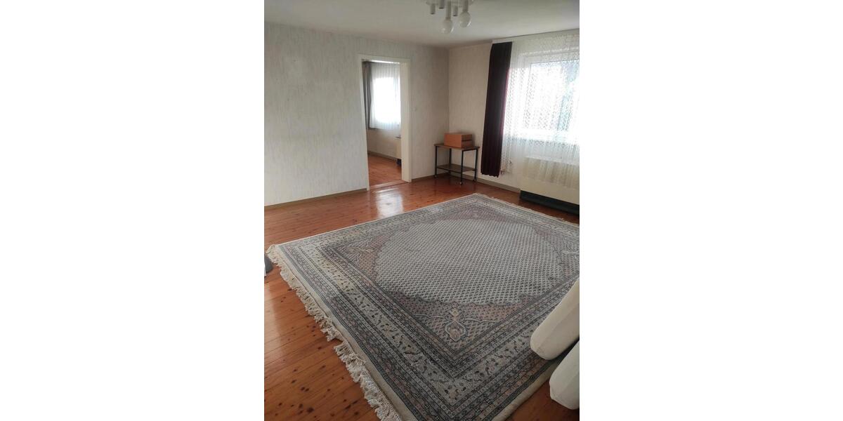 Einfamilienhaus Buchen (Odenwald) - 9 Zimmer, 230 m&sup2;, 1.400&euro; | Angebot:25197531