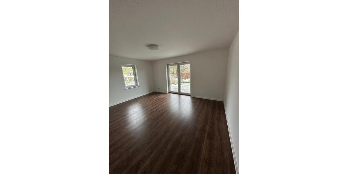 Großzügige 5-Zimmer Wohnung mit eigener Terrasse und Garten 5 zimmer