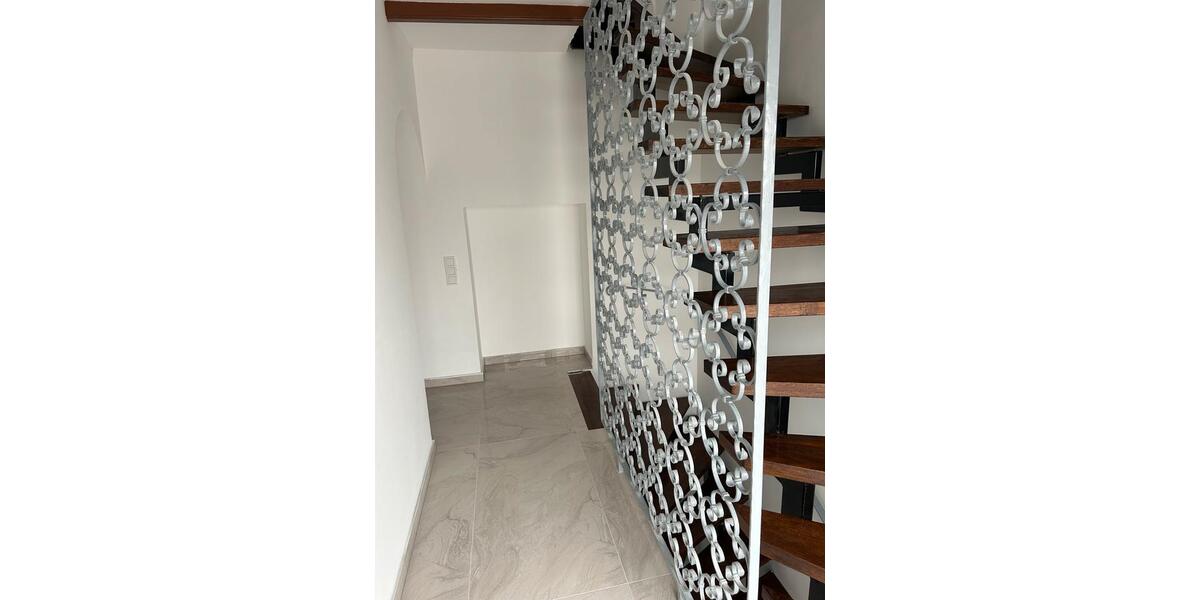 Reihenhaus Wadgassen - 5 Zimmer, 135 m&sup2;, 1.300&euro; | Angebot:26188209