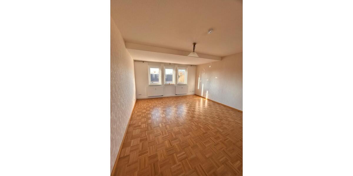 Dachgeschoßwohnung Zörbig - 3 Zimmer, 90 m&sup2;, 570&euro; | Angebot:26564623