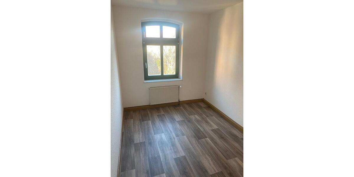 Etagenwohnung Staßfurt - 4 Zimmer, 103 m&sup2;, 500&euro; | Angebot:26633185