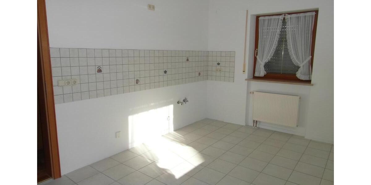 2-Zimmer-Wohnung (1. OG) in Graben mit Balkon und Garage 2 zimmer