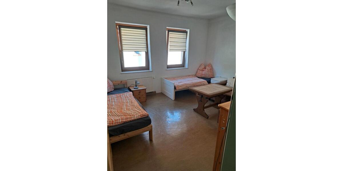 Etagenwohnung Bürgel - 3 Zimmer, 100 m&sup2;, 30&euro; | Angebot:26484590