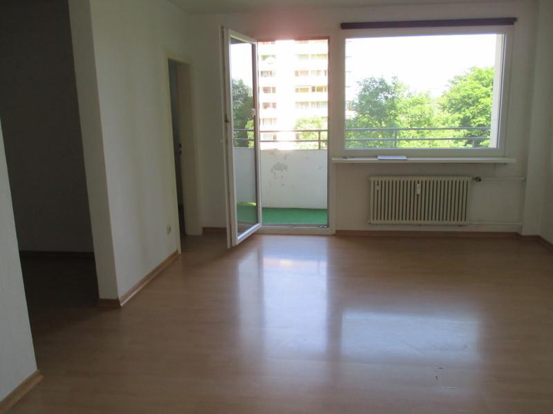 Hier wird frisch für Sie saniert! Schöne-Wohnung mit Balkon und Panorama Aussicht zimmer