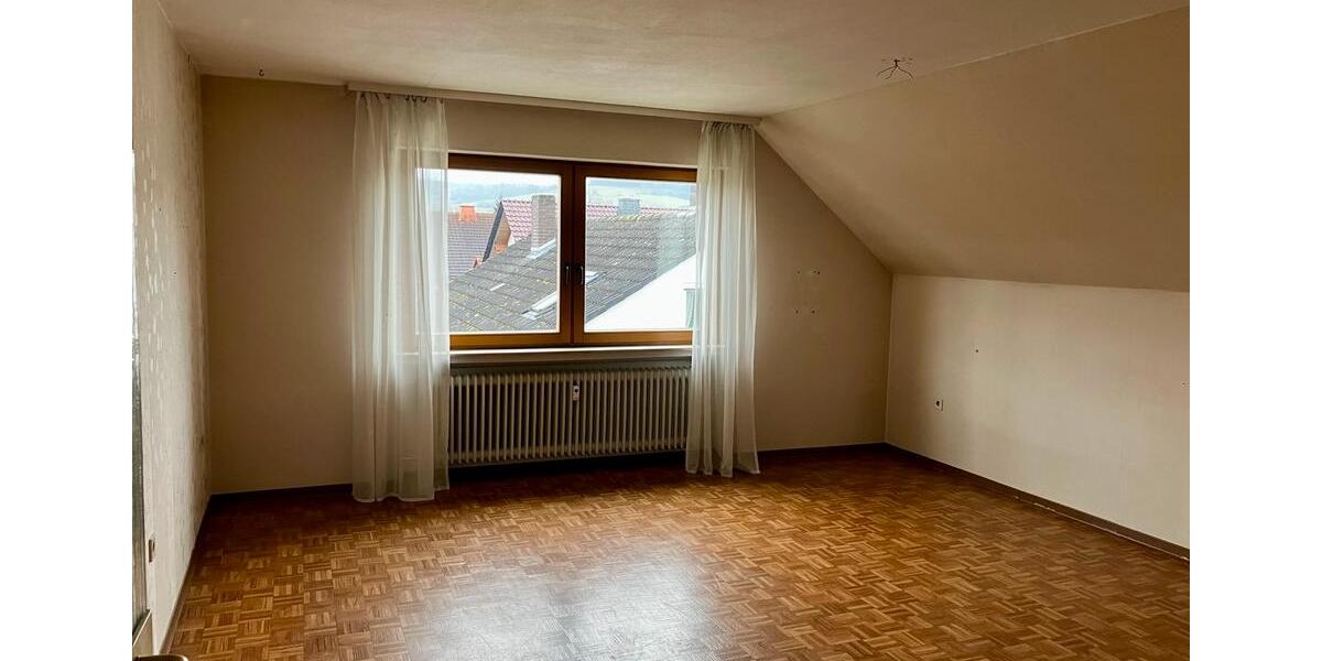 Dachgeschoßwohnung Hauneck - 3 Zimmer, 75 m&sup2;, 640&euro; | Angebot:25715275