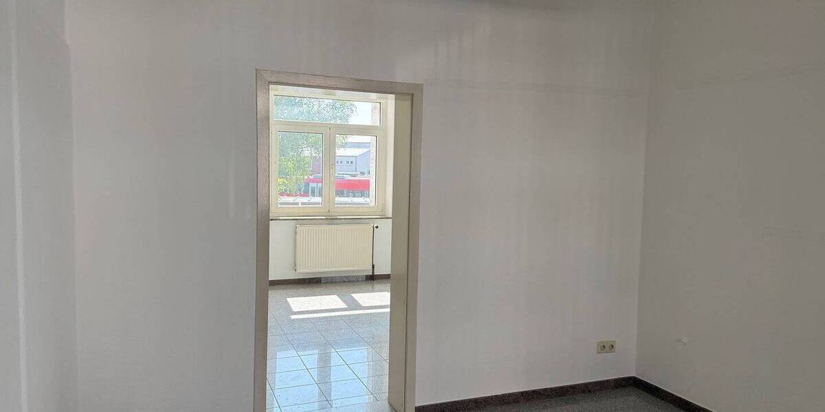 Gewerbeobjekt Limburg - 4 Zimmer, 120 m&sup2;, 850&euro; | Angebot:25815292