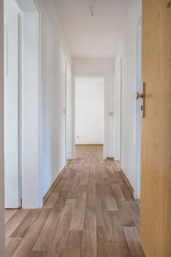 Etagenwohnung Oschatz - 3 Zimmer, 61 m&sup2;, 360&euro; | Angebot:24789334