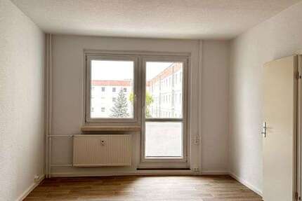 Wohnung Dessau-Roßlau Roßlau - 3 Zimmer, 69 m&sup2;, 555&euro; | Angebot:27285622