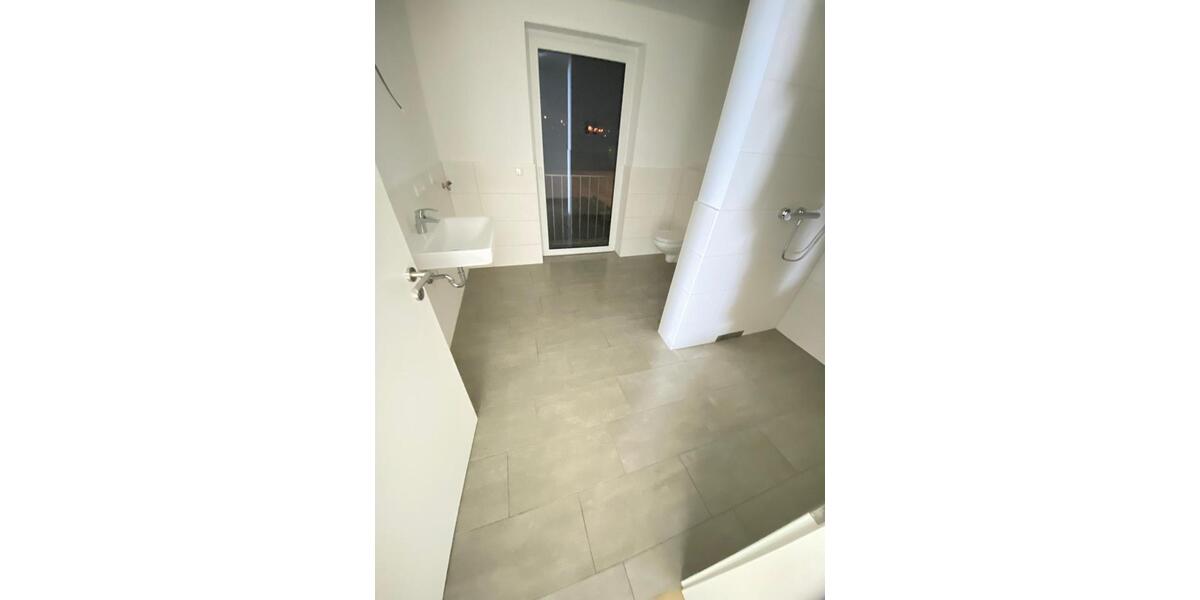 Etagenwohnung Schwerin Friedrichsthal - 2 Zimmer, 70 m&sup2;, 1.050&euro; | Angebot:25591920