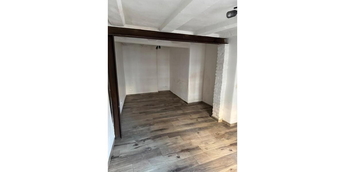 Einfamilienhaus Korbach - 7 Zimmer, 149 m&sup2;, 1.250&euro; | Angebot:26289947