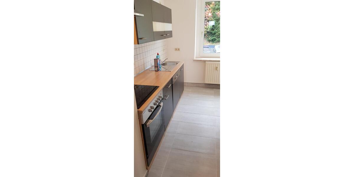 Großzöbern: 3 R Wohnung EG, sonnig und ruhig, mit Gartenbenutzung 3 zimmer