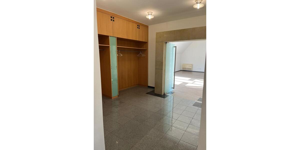 Dachgeschoßwohnung Erwitte - 3 Zimmer, 124 m&sup2;, 1.158&euro; | Angebot:25871322