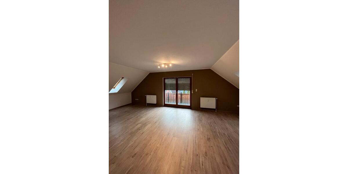 Dachgeschoßwohnung Duingen - 3 Zimmer, 73 m&sup2;, 650&euro; | Angebot:24583074