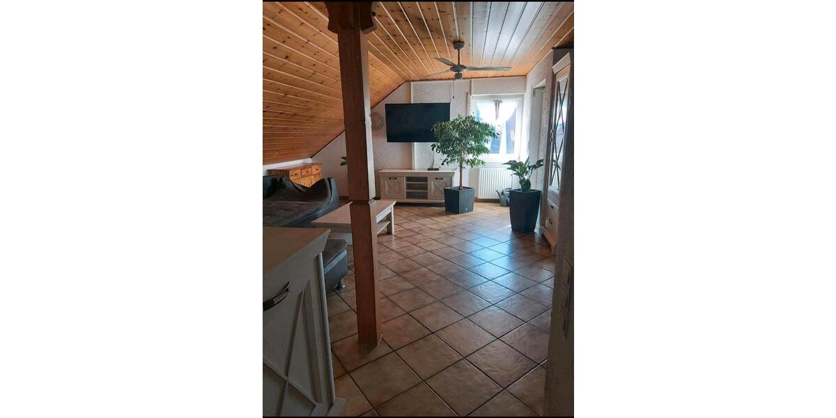 Dachgeschoßwohnung Schriesheim - 2 Zimmer, 80 m&sup2;, 1.150&euro; | Angebot:26030776