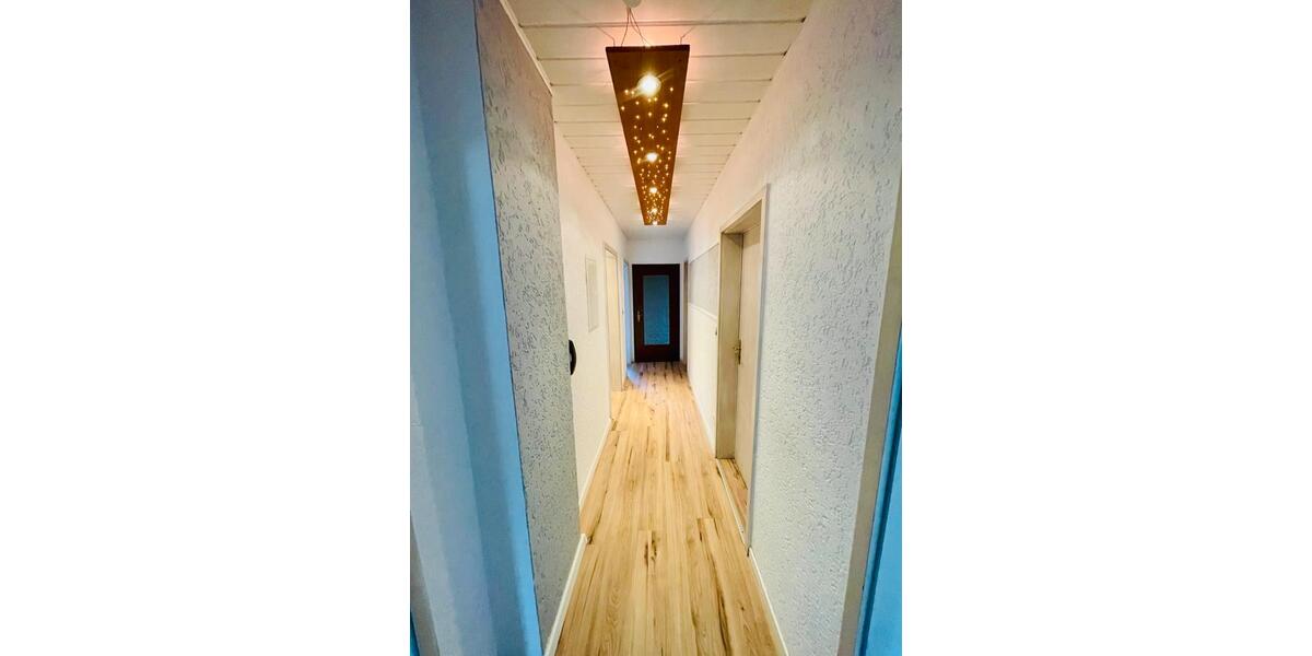 Dachgeschoßwohnung Neustadt bei Coburg - 4 Zimmer, 135 m&sup2;, 950&euro; | Angebot:24745766