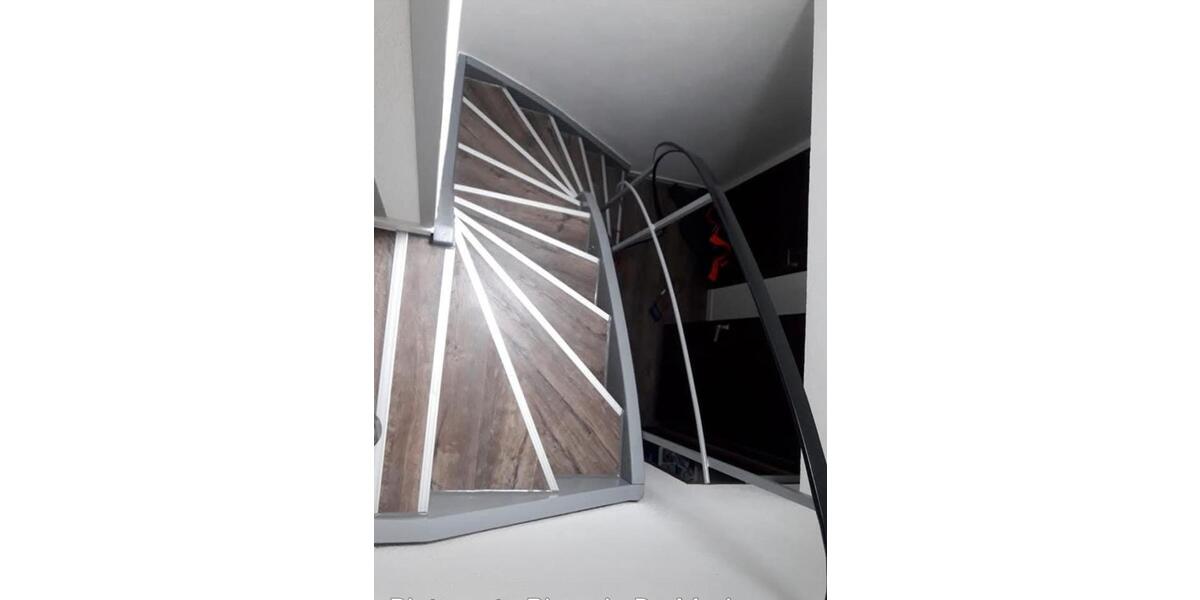 Dachgeschoßwohnung Bad Urach - 3 Zimmer, 80 m&sup2;, 900&euro; | Angebot:24853380