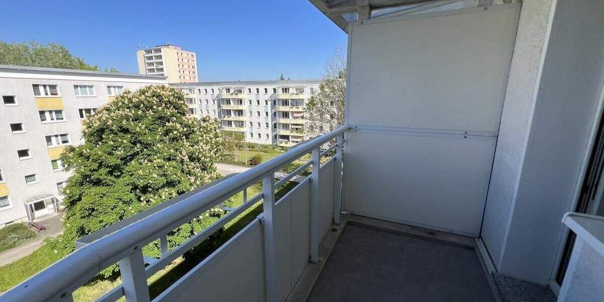 Etagenwohnung Eisenhüttenstadt - 2 Zimmer, 49 m&sup2;, 335&euro; | Angebot:25065654