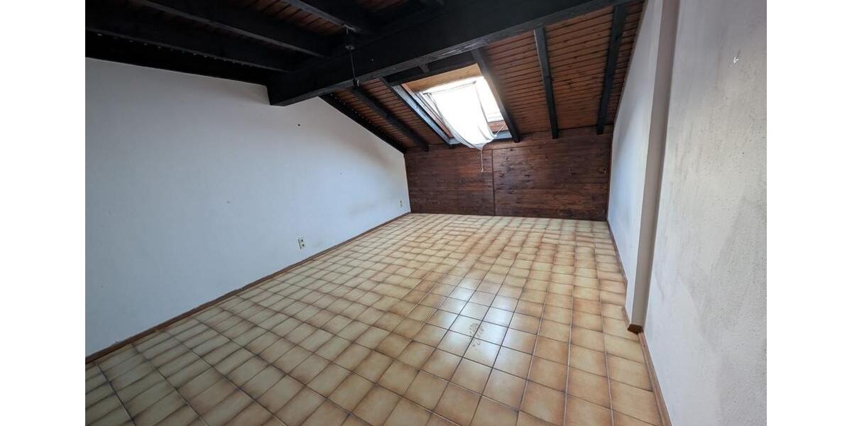 Etagenwohnung Lautertal (Odenwald) - 5 Zimmer, 153 m&sup2;, 1.300&euro; | Angebot:25239291