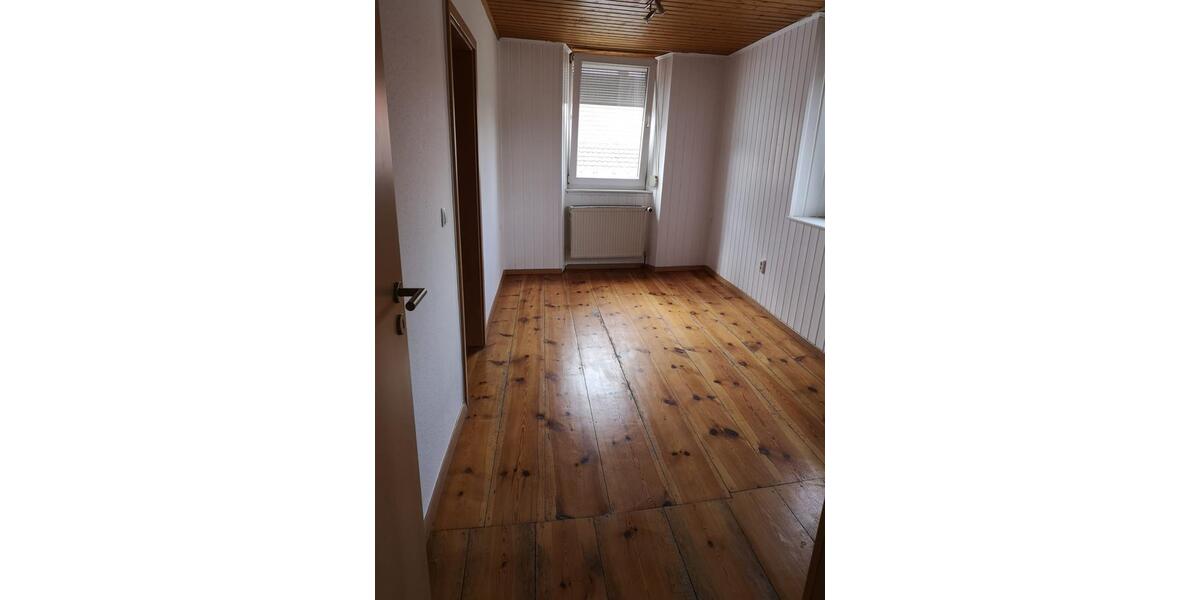 Etagenwohnung Essingen - 3 Zimmer, 91 m&sup2;, 765&euro; | Angebot:26479399