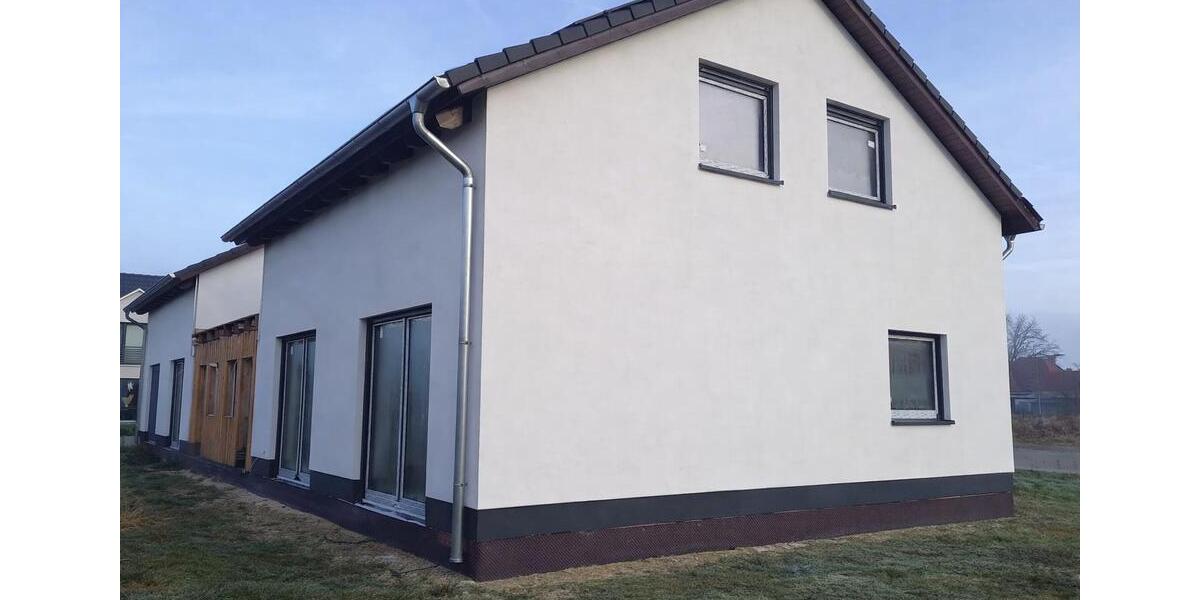 Einfamilienhaus Uetze - 4 Zimmer, 114 m&sup2;, 1.500&euro; | Angebot:26007134