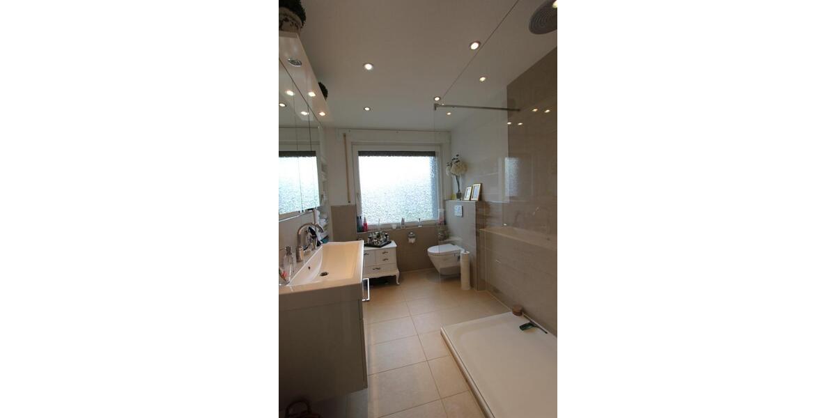 Helle, geräumige Dachgeschosswohnung in Dorsten zu vermieten 3 zimmer