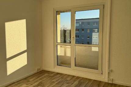 Wohnung Dessau-Roßlau Roßlau - 3 Zimmer, 56 m&sup2;, 385&euro; | Angebot:26844155