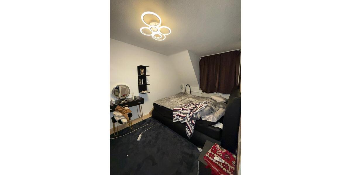 Dachgeschoßwohnung Düsseldorf - 2 Zimmer, 65 m&sup2;, 950&euro; | Angebot:24705658