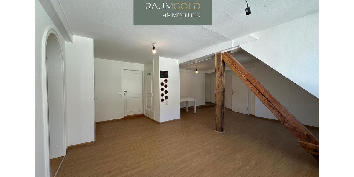 Dachgeschoßwohnung Lörrach - 4 Zimmer, 122 m&sup2;, 1.450&euro; | Angebot:26182204