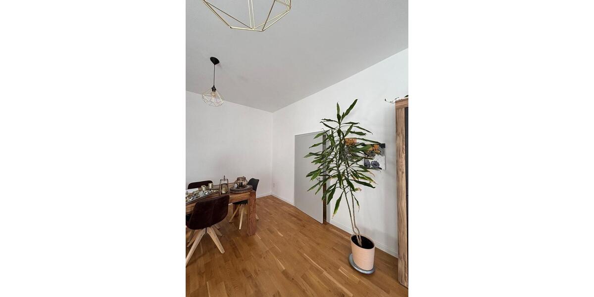 Etagenwohnung Vilsbiburg - 3 Zimmer, 141 m&sup2;, 1.250&euro; | Angebot:24465490