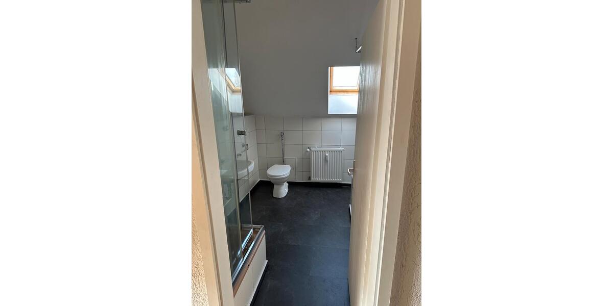 Renovierte 3,5 Dachgeschosswohnung in Riegelsberg 3.5 zimmer