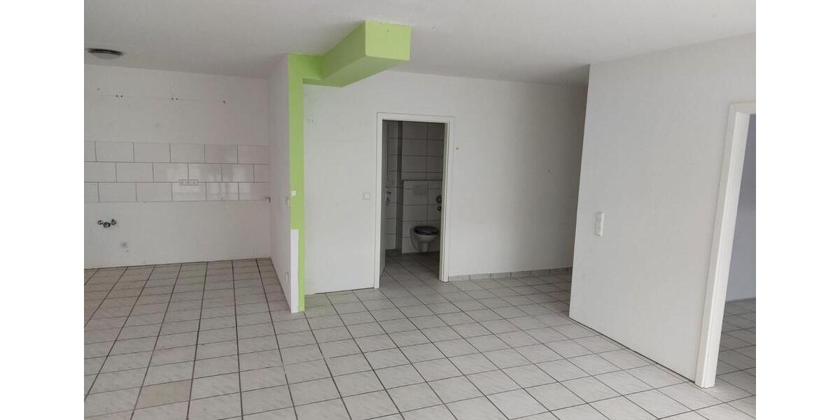 Helle Erdgeschosswohnung mit Balkon 2 zimmer