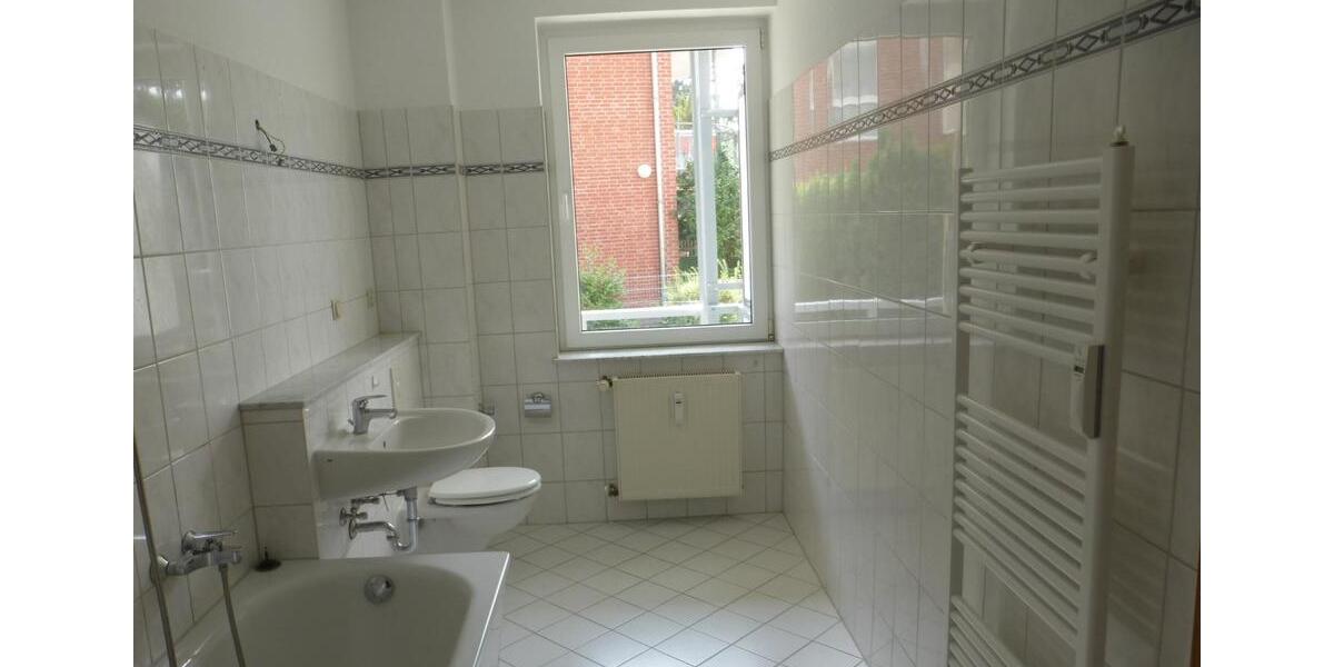 Erdgeschoßwohnung Dessau-Roßlau Dessau - 3 Zimmer, 76 m&sup2;, 494&euro; | Angebot:25791146