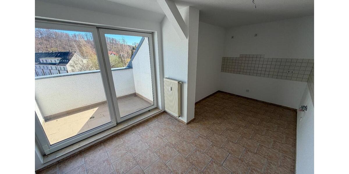 Dachgeschoßwohnung Werdau - 3 Zimmer, 67 m&sup2;, 368&euro; | Angebot:26131598