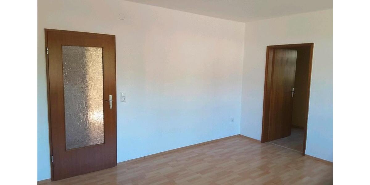 Helle 3-Zimmerwohnung mit Balkon, inkl. Küche und Stellplatz 3 zimmer