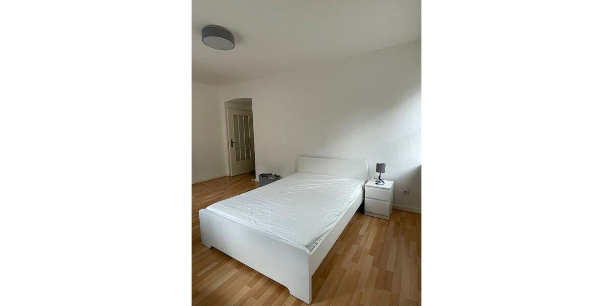 WG – Möbliertes Zimmer in Mönchengladbach (FRAUEN WG!!) 3 zimmer