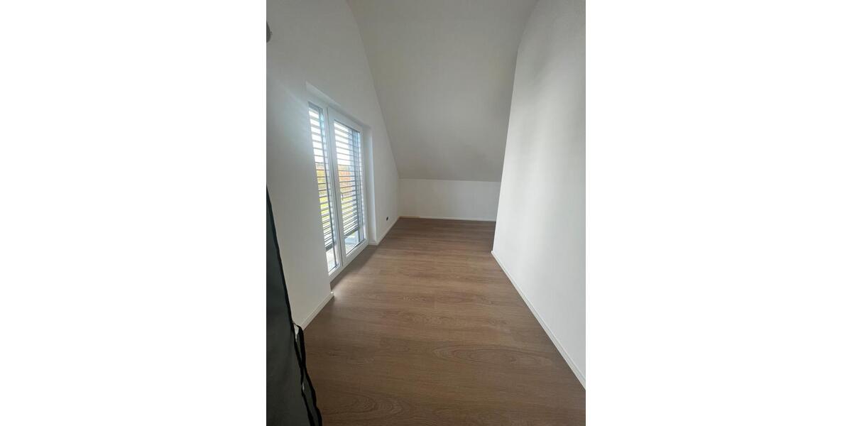 Dachgeschoßwohnung Lichtenwald - 3.5 Zimmer, 90 m&sup2;, 1.295&euro; | Angebot:24514651