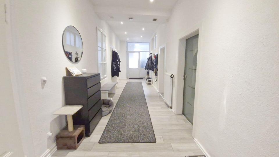 Schöne, extrem großzügige 3,5 Zi- Wohnung (plus 2 Zimmer) mit Einbauküche im Herzen von Bingen