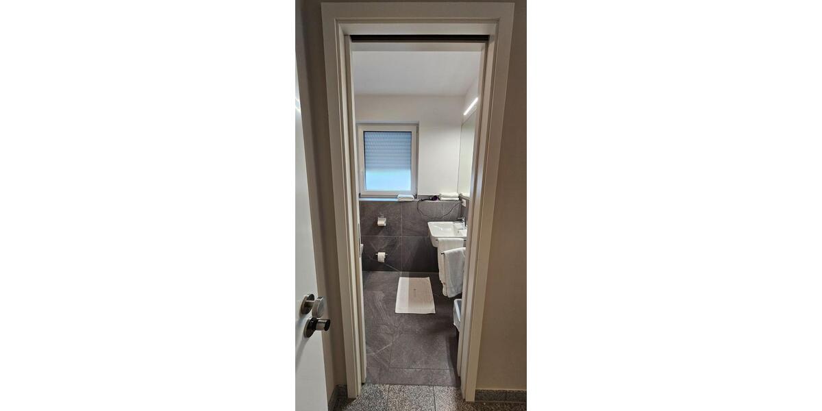 Gehoben ausgestattetes Komfortzimmer mit BadWC u.v.m. 1 zimmer