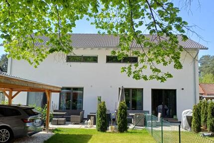 Neubau-Doppelhaushälfte am Waldrand, 5 Minuten zur Altstadt 4 zimmer