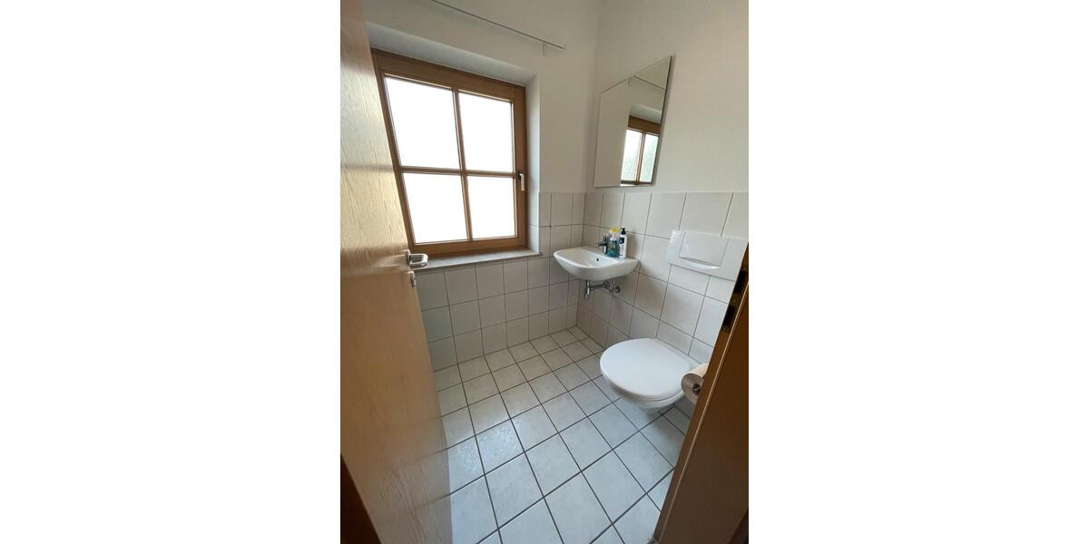 Dachgeschoßwohnung Rottenburg am Neckar - 3 Zimmer, 72 m&sup2;, 1.300&euro; | Angebot:24609257