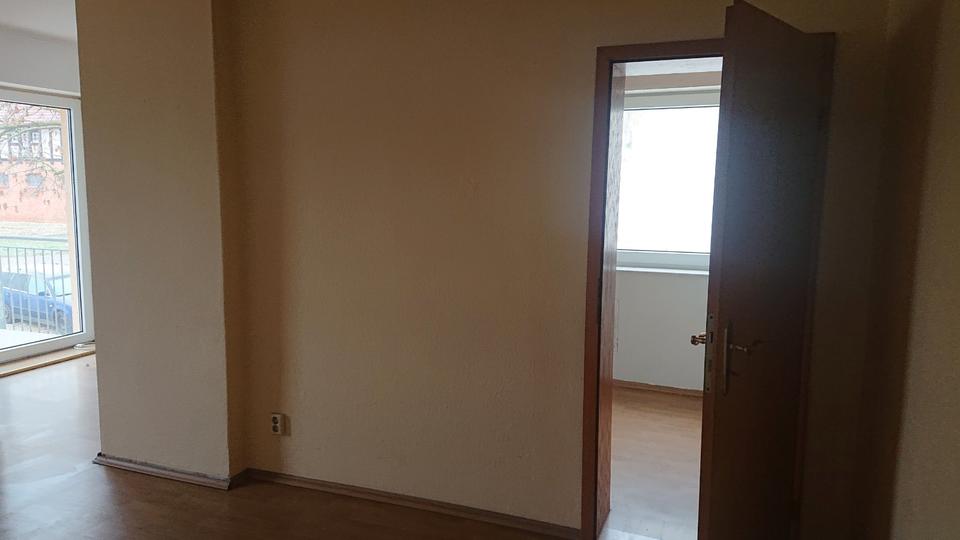 Etagenwohnung Naumburg (Saale) - 2 Zimmer, 61 m&sup2;, 377&euro; | Angebot:26251781