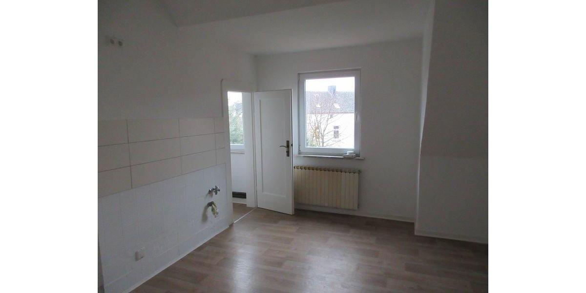 Dachgeschoßwohnung Bückeburg - 3 Zimmer, 70 m&sup2;, 450&euro; | Angebot:26278986