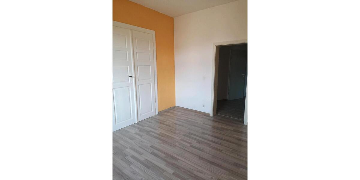 Etagenwohnung Lößnitz - 4 Zimmer, 90 m&sup2;, 750&euro; | Angebot:25790615