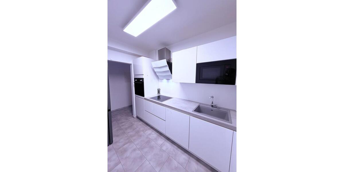 Frisch renovierte Wohnung mit Balkon und Einbauküche in Erkrath 3 zimmer