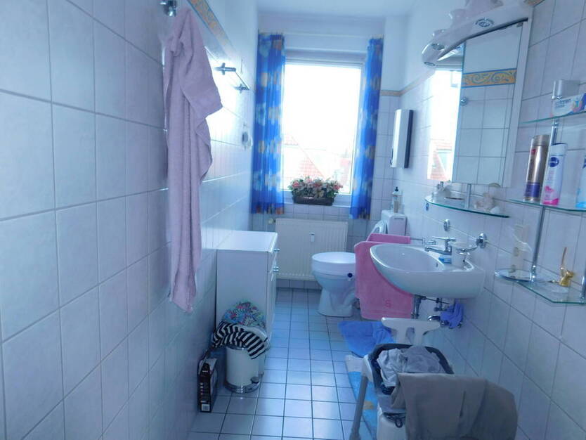 Helle, schöne 2-Zimmer-Wohnung im 2. OG mit Balkon im Lindenhof in Barrien!