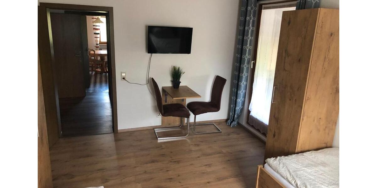 Wohnen auf Zeit Tann - 8 Zimmer, 200 m&sup2;, 18&euro; | Angebot:26024563