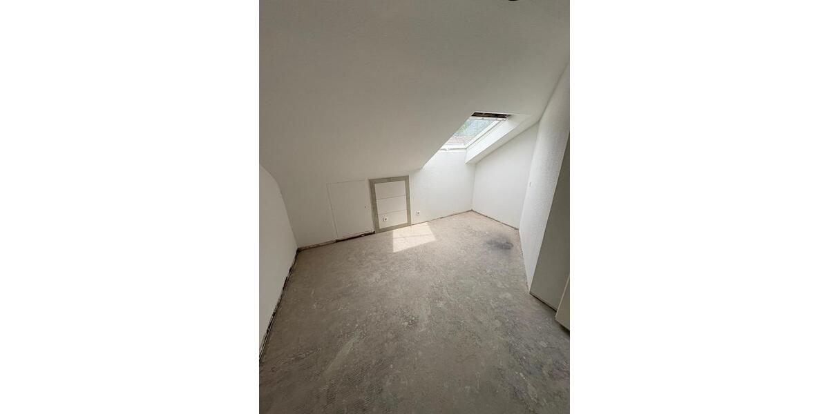 Dachgeschoßwohnung Bad Liebenzell - 3 Zimmer, 65 m&sup2;, 700&euro; | Angebot:26687934