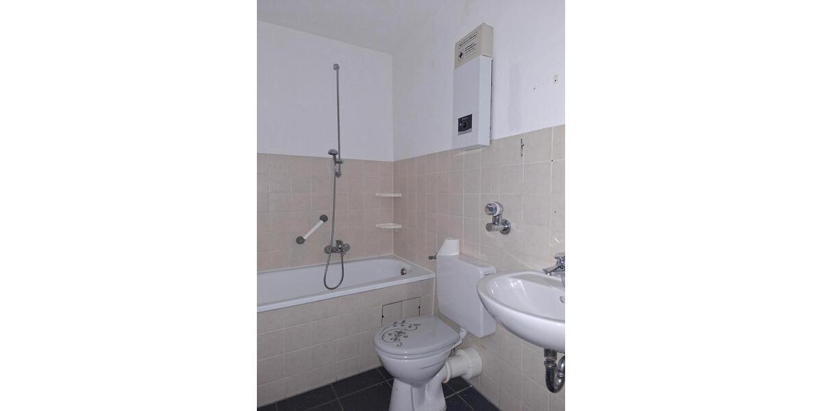 Erdgeschoßwohnung Remscheid - 2 Zimmer, 63 m&sup2;, 375&euro; | Angebot:24441652